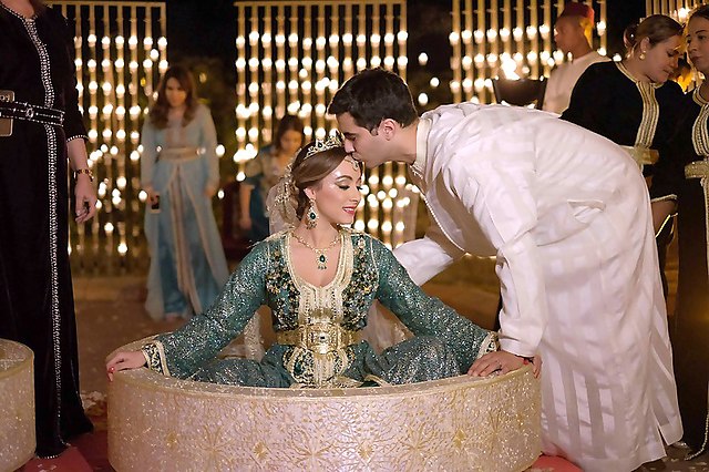 caftan marocain de mariage : Couleur Blanc et vert toujours disponibles